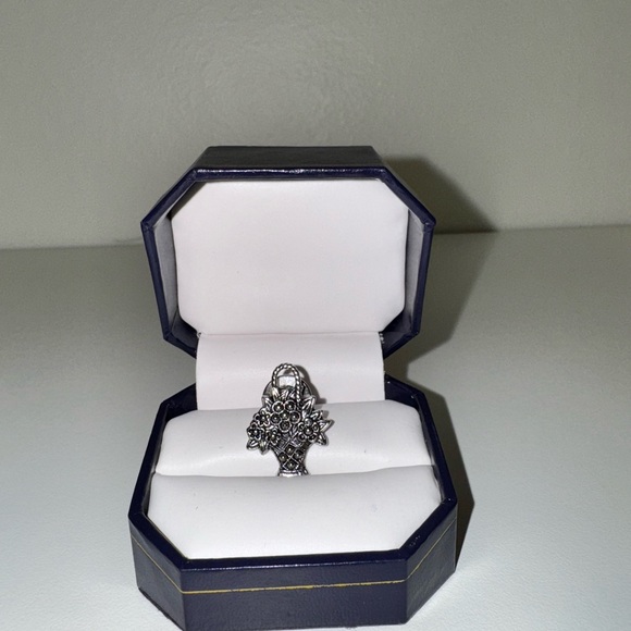 Vintage Flower Bouquet Pin Brooch - Picture 5 of 6